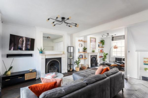 Stunning Townhouse with large roof terrace